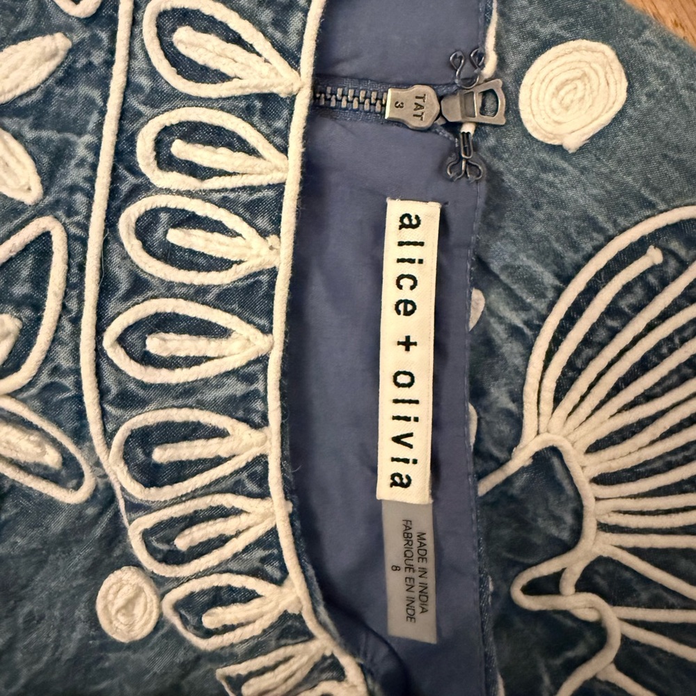 Alice + Olivia Blue and White Embroidered Dress - Picture 3 of 3